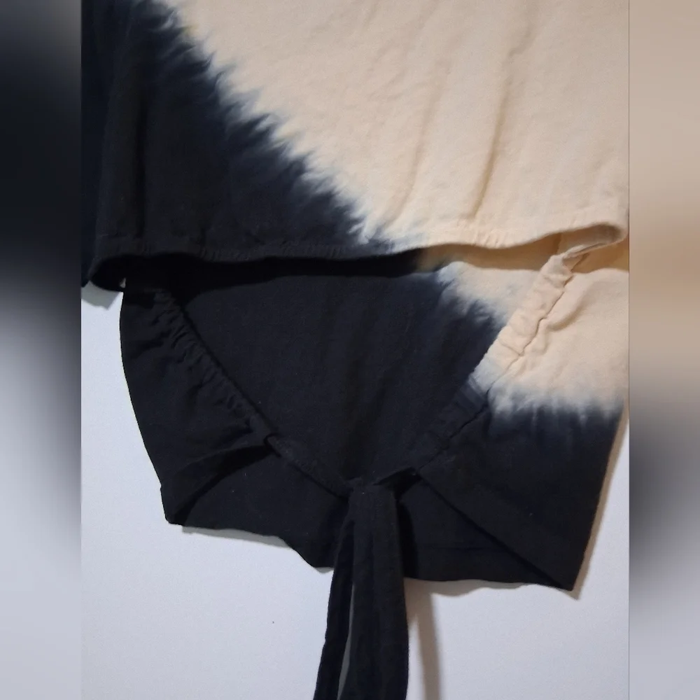 AC/DC Black and Cream Graphic Crop Top Size M - Picture 5 of 5